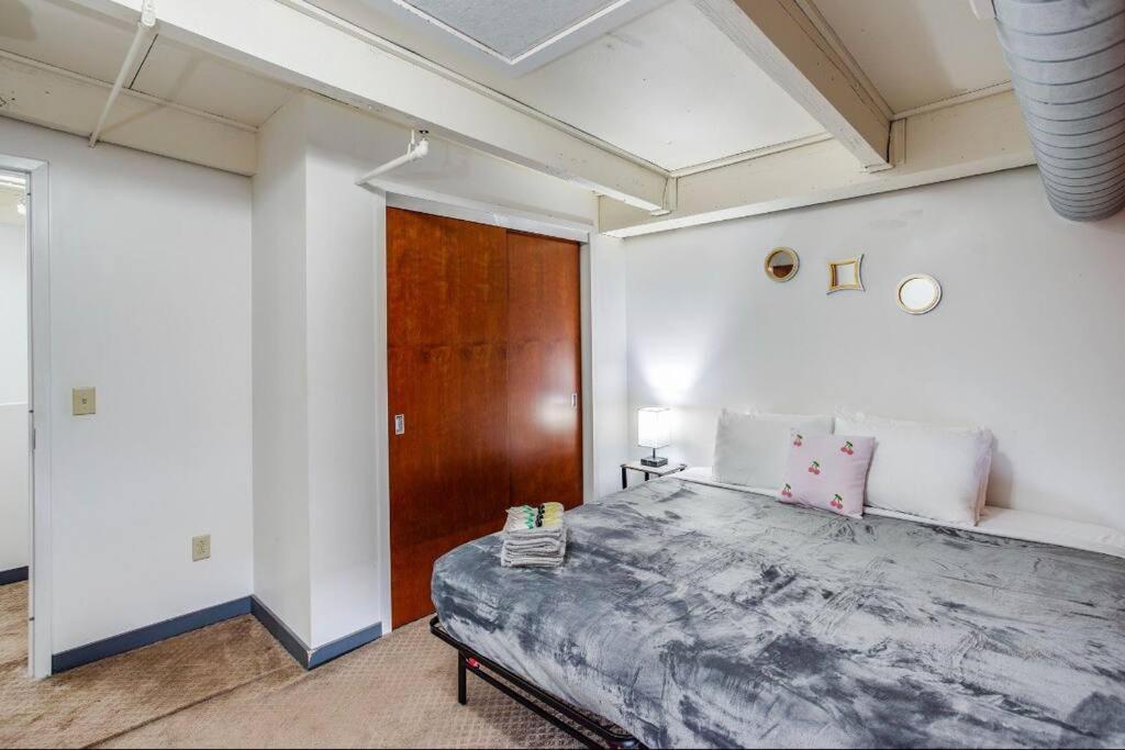 Ferienwohnung Centric Modern Loft W/ King Beds Rochester Exterior foto