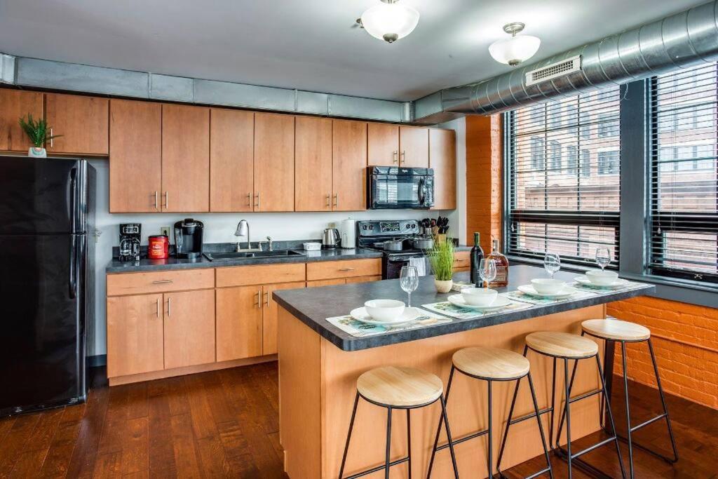 Ferienwohnung Centric Modern Loft W/ King Beds Rochester Exterior foto