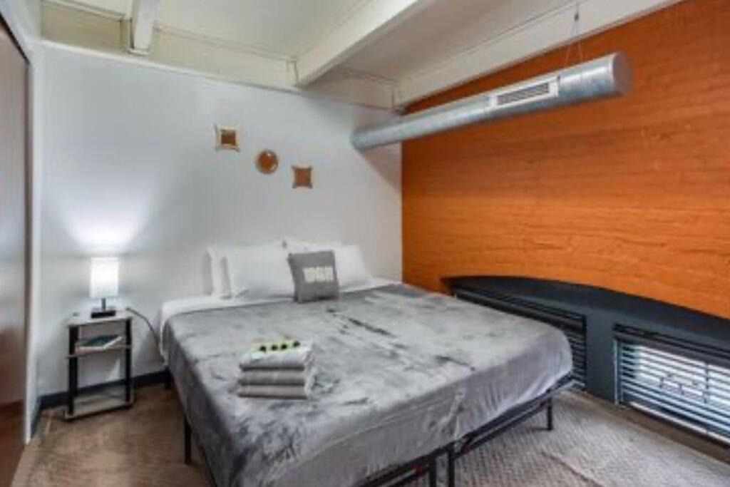 Ferienwohnung Centric Modern Loft W/ King Beds Rochester Exterior foto